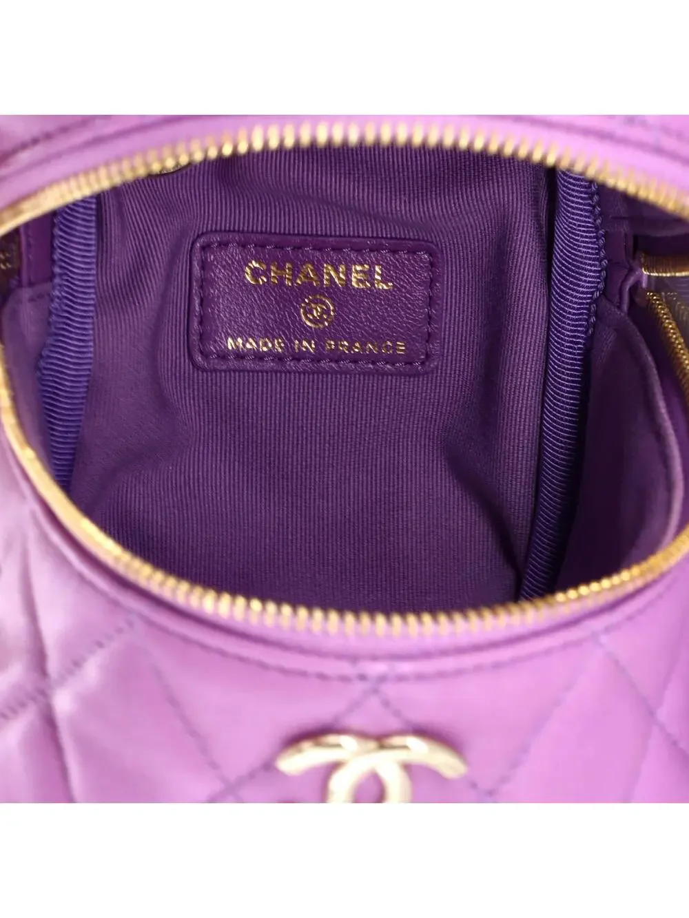 Chanel Cc Cube Zip Clutch With Chain #234719C20B